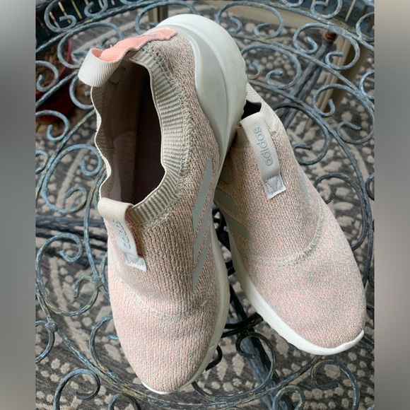 🎉$10 Adidas’s Slip On - Picture 2 of 10